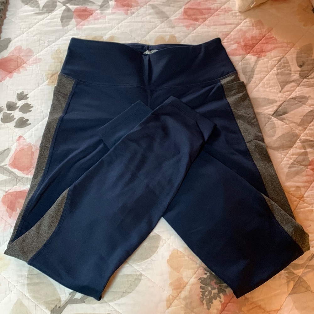 Womens AVIA running leggings